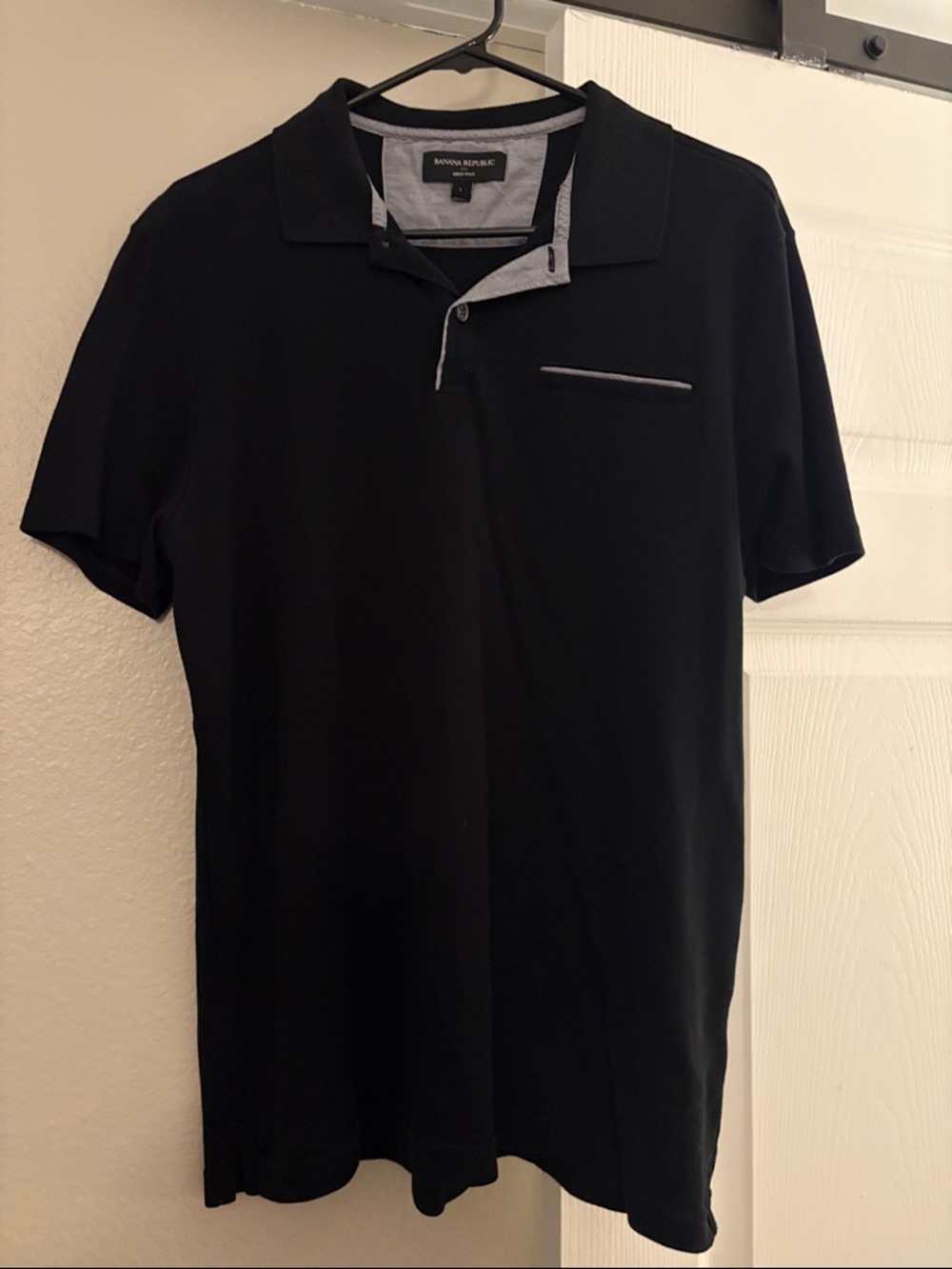 Banana Republic Black Polo with Light Gray Contrast Trim - Size Large